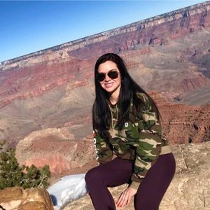 Meet your Posher, Kelly